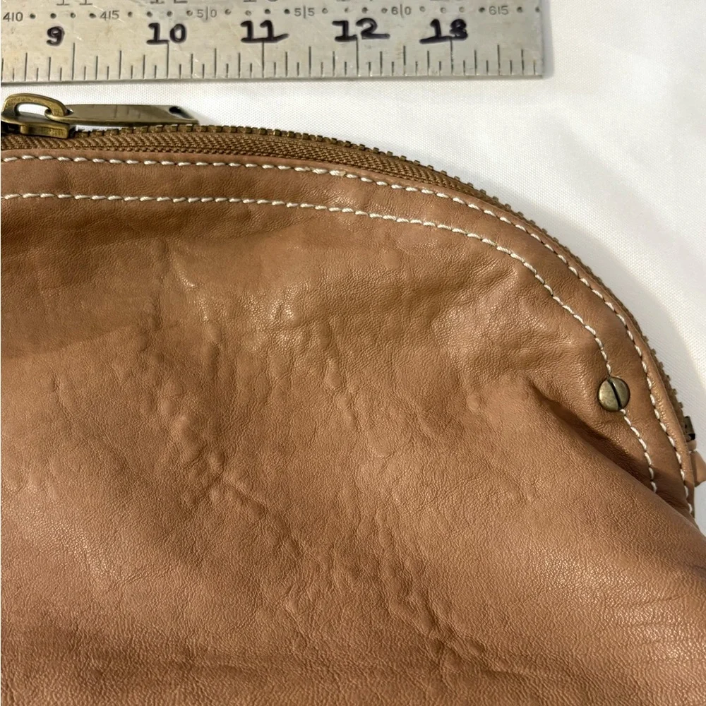 Cynthia Rowley women’s‎ large butter soft leather handbag tan w/pockets
